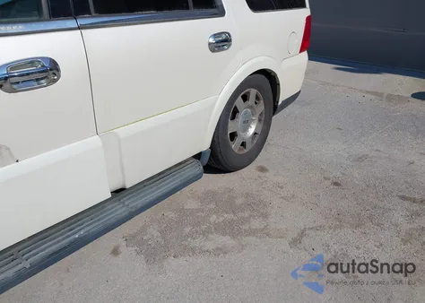 2005 Lincoln Navigator from USA, damaged, VIN 5LMFU28595LJ22574